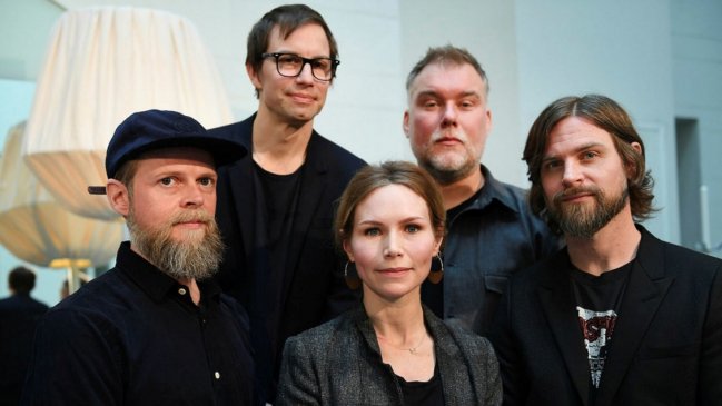 Nina Persson de The Cardigans: Tocar en vivo aún sigue siendo mi juego favorito