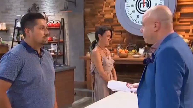 Troleo a humilde participante y alusión a las drogas marcaron debut de cocinero en 