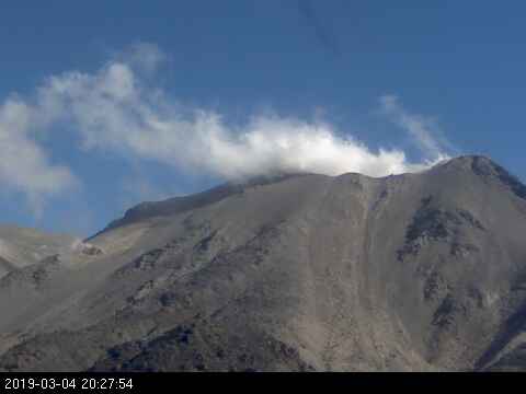 Sernageomin reportó sismo al interior del Volcán Chillán
