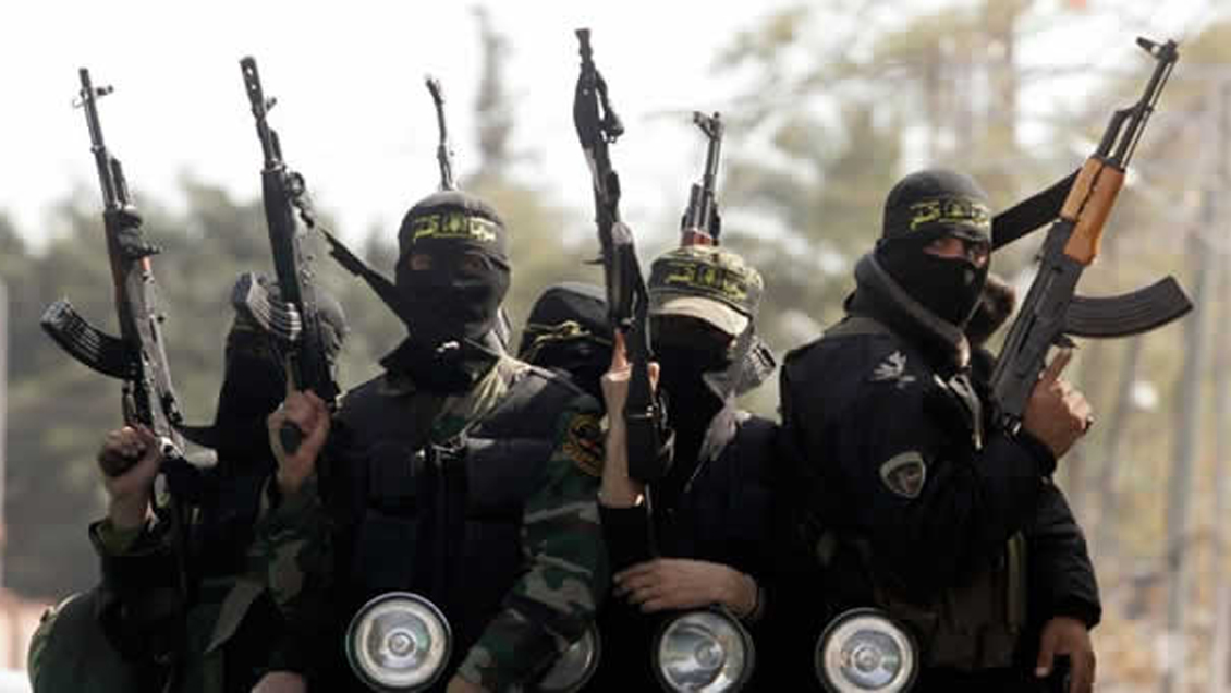 Cientos de soldados de ISIS se rindieron ante los kurdos en la batalla final