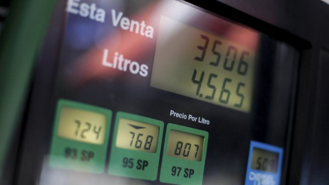 Suben las bencinas, pese a que el Gobierno prometió bajas hasta fines de marzo