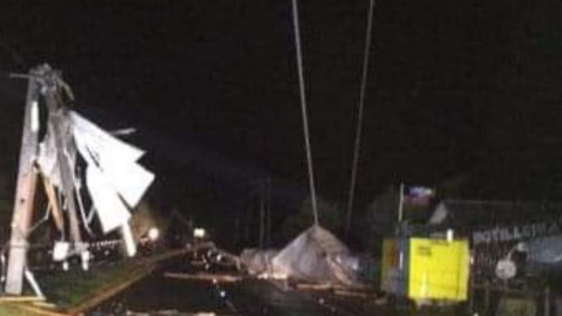 Temporal arrasó con el techo de un galpón y cortó el tendido eléctrico en Chaitén