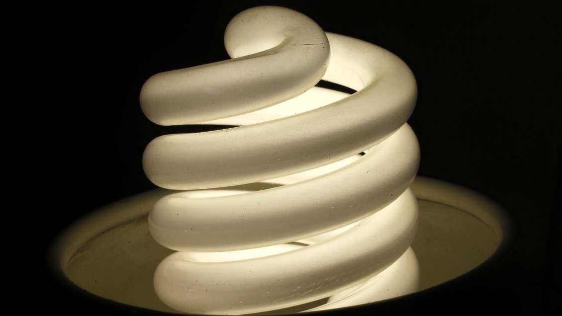 Cuentas de la luz subirán tras fin de trámite en la Contraloría