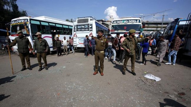 Explosión de granada en terminal de buses dejó un muerto y 25 heridos en India
