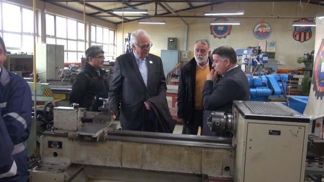 Intendente desconoce proyecto de restauración del añoso Liceo Industrial de P. Montt