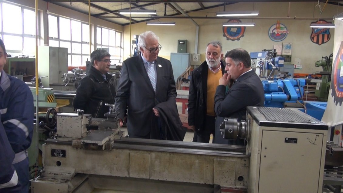 Intendente desconoce proyecto de restauración del añoso Liceo Industrial de P. Montt