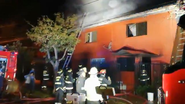 Incendio afectó a cuatro viviendas en Ñuñoa
