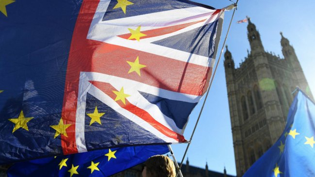 Gobierno de Theresa May pide apoyo a su pacto de 