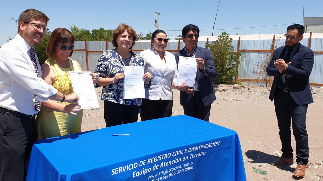 Autoridades visitan terreno donde estará el Registro Civil en Pica