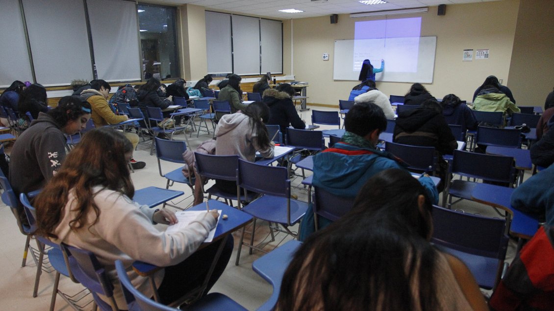 Cerca de 27 mil estudiantes perdieron la gratuidad por retrasos