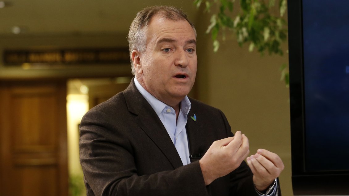 Diputado Andrés Molina descartó irregularidades en venta de terrenos a Conadi