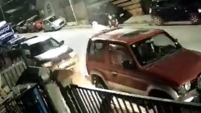 Fiscalía investiga incendio de vehículo en población de Coyhaique