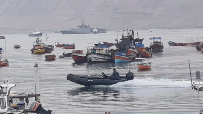 Thor se roba las miradas paseando cómodamente en embarcación de la Armada