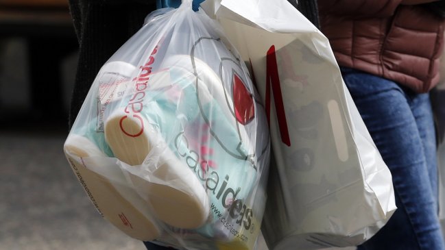 Ministra de Medio Ambiente pide más compromiso político para luchar contra el plástico