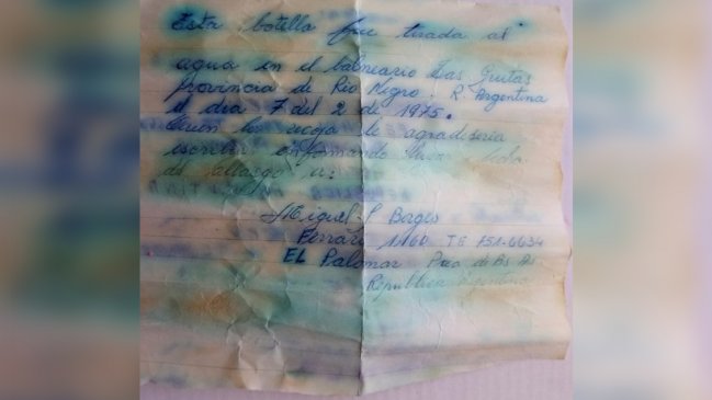 Hallan botella con mensaje lanzada al mar hace 44 años en Argentina y cumplen el pedido escrito