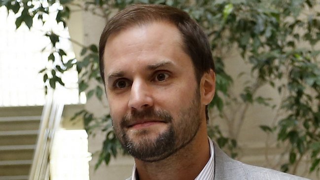 Tras casi dos años de amenazar con irse, Jaime Bellolio resolvió quedarse en la UDI