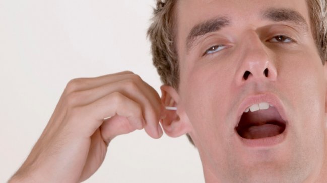 Hombre sufrió infección grave por culpa de un cotonito