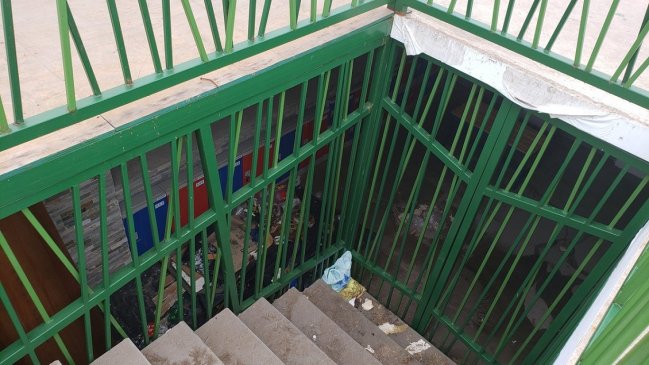 Iquique: Baños públicos sin inaugurar está convertidos en verdaderos basureros