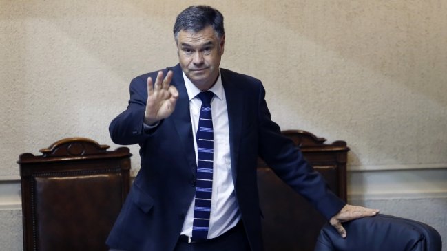 Ossandón a Piñera: Si no le gustan las críticas tendrá que tomarse un diazepam