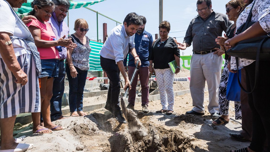 Arica: Vecinos del Barrio Alborada colocaron la primera piedra de la futura plaza 