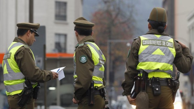 Cadem: 63 por ciento de chilenos apoya ampliar controles preventivos