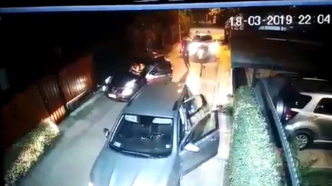 Dos portonazos con cinco minutos de diferencia en Peñalolén