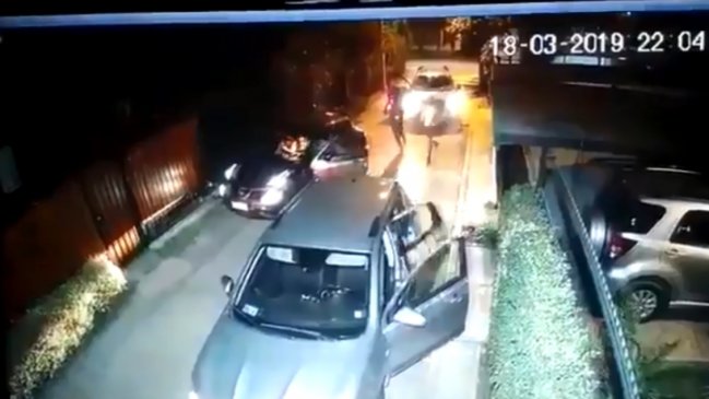 Dos portonazos con cinco minutos de diferencia en Peñalolén