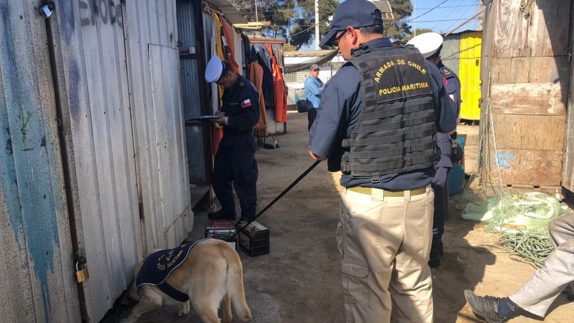 Armada detuvo a dos pescadores por porte de drogas en Quintero