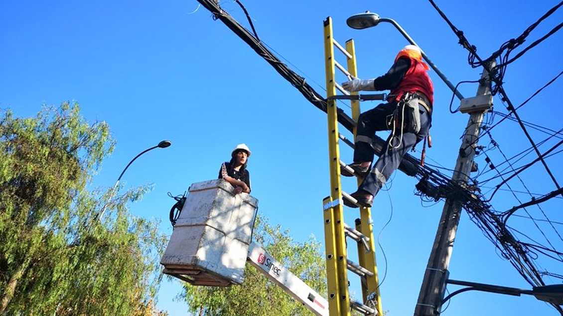 En La Florida comenzó el plan de despeje de cables en desuso