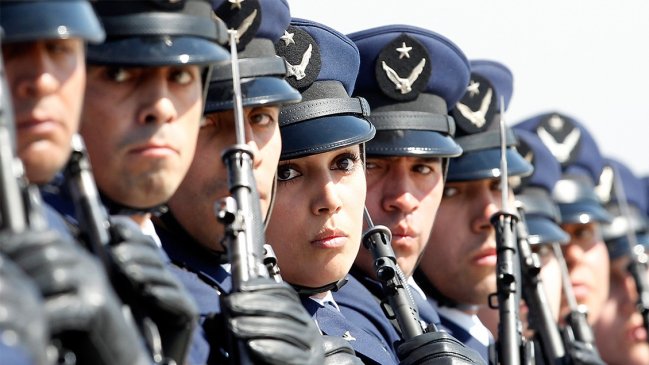 Desfile de aniversario de la FACh genera desvíos de tránsito en Iquique