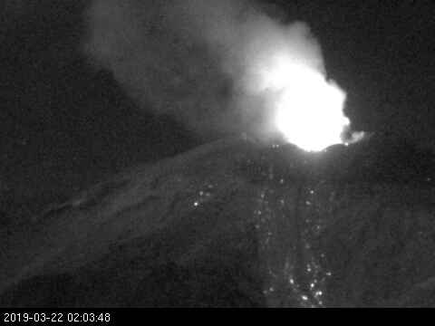 Complejo Nevados de Chillán presentó pulso eruptivo nocturno