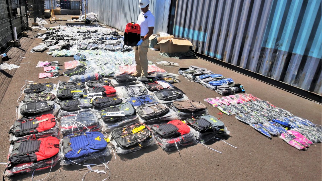 Incautación en Iquique: Artículos deportivos falsificados son avaluados en 20 millones