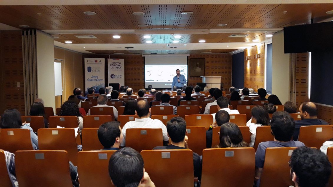 Maule: Médicos se capacitan en nuevas técnicas para cirugía de mínima invasión