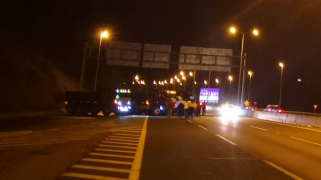 Camioneros de Valparaíso bloquean parcialmente la Ruta 68