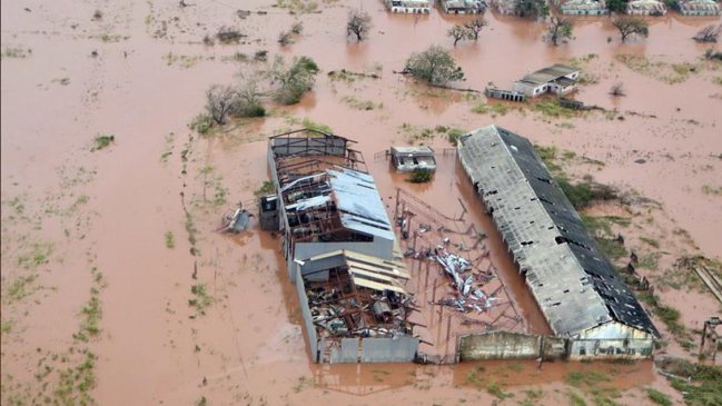 Los muertos por el ciclón Idai superan los 700 mientras decenas de miles siguen esperando ayuda
