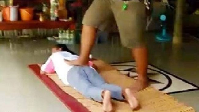 Mujer denunció que rompieron sus piernas y quedó con discapacidad tras masaje tailandés