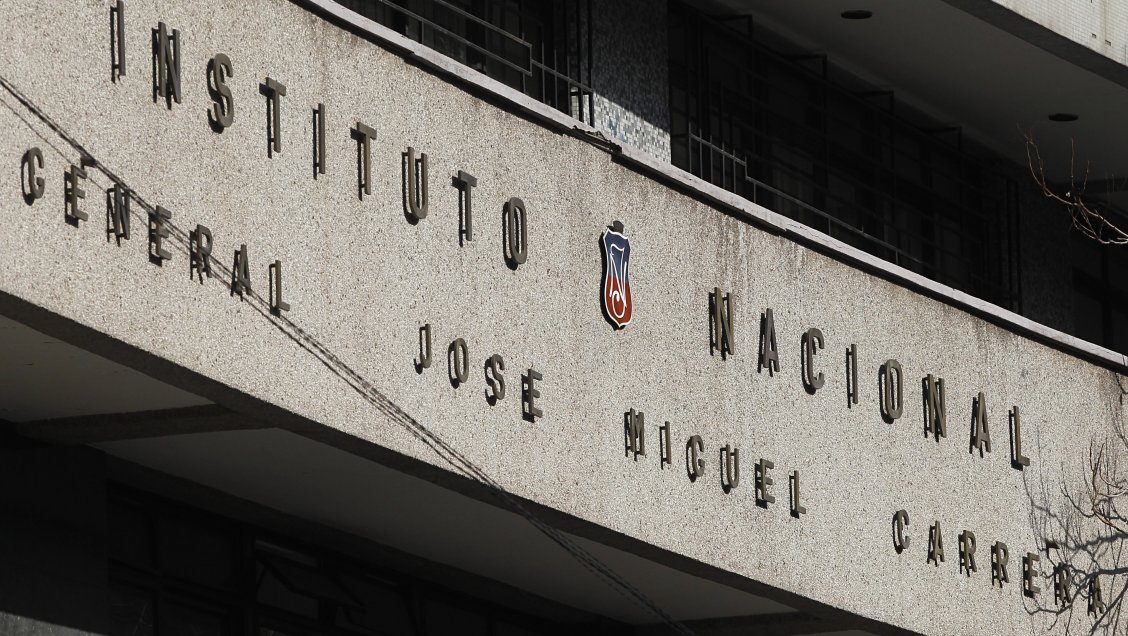 Alumnos del Instituto Nacional pidieron aplazar votación sobre convertirse en colegio mixto