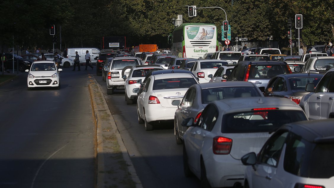Vidrios polarizados: A un mes de promulgada la ley, piden anular normativa que los permite