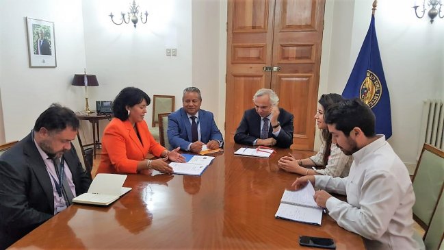 Problema copiapino de suspensión clases por gases llegó a La Moneda