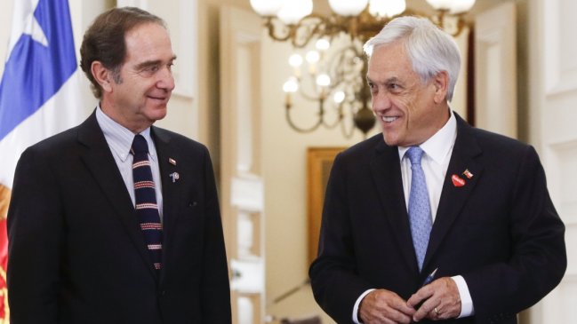 Ministro Larraín: El Presidente es de los que comete menos errores