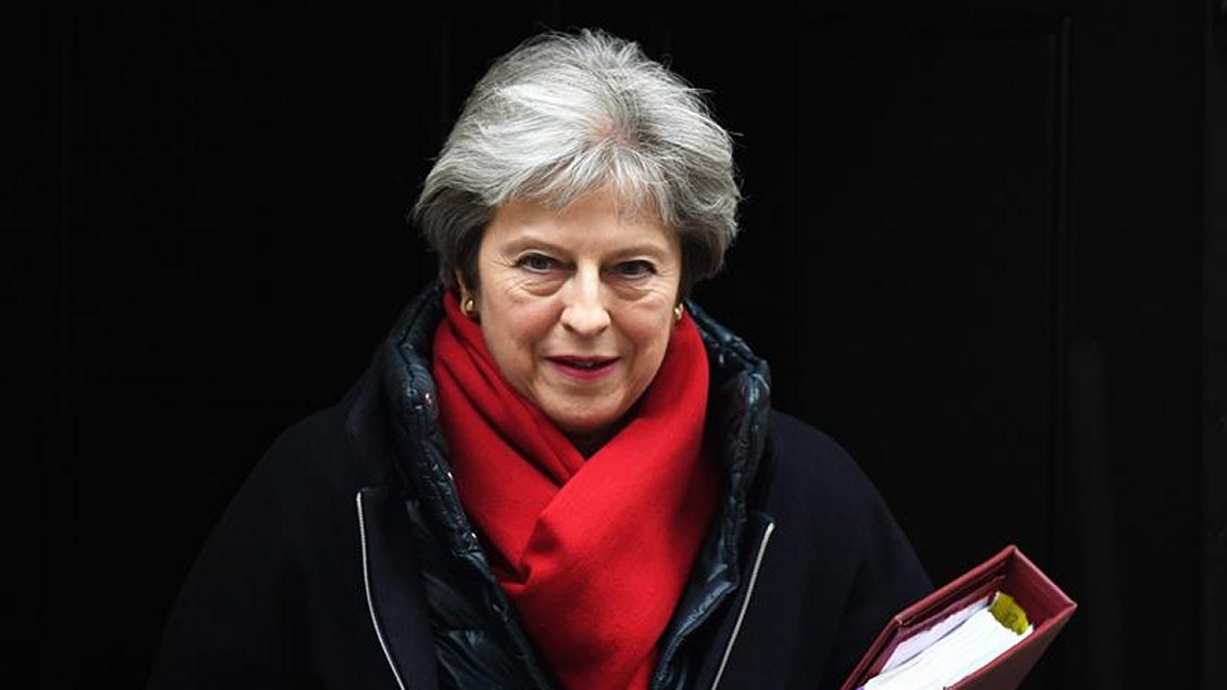 Theresa May pondrá su cargo a disposición si se aprueba el 