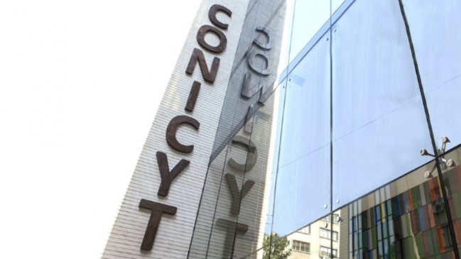 Estudiante debe devolver 27 millones de pesos a Becas Chile