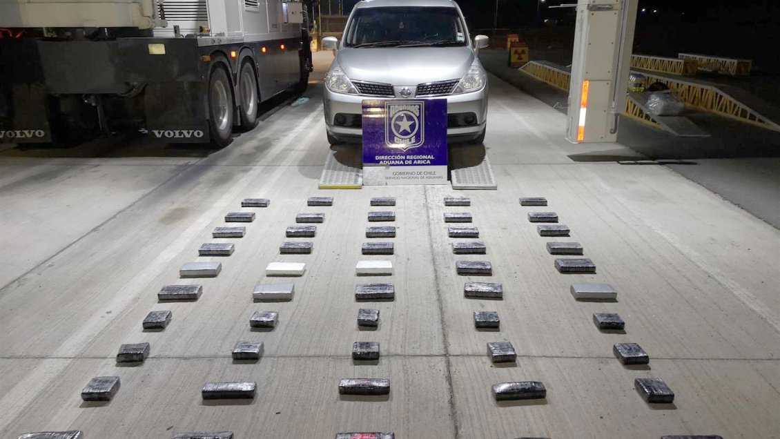 Detectan vehículo con 893 millones de pesos en drogas en paso fronterizo de Arica