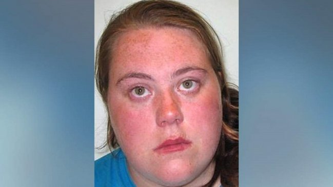 Mujer que acusó a 15 hombres de violación irá a la cárcel por diez años