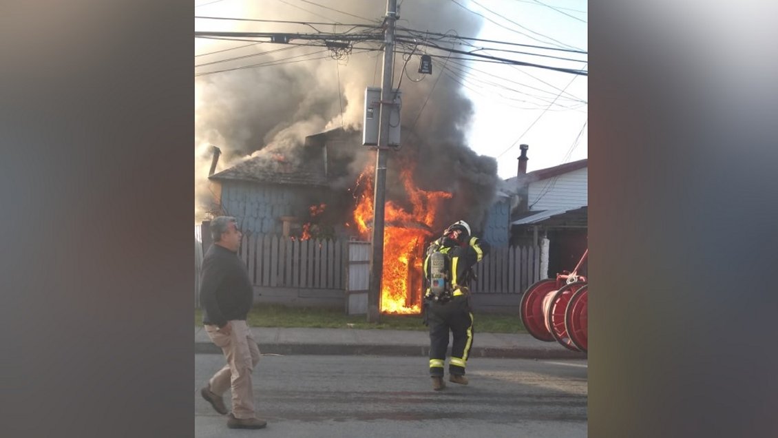 Adulto mayor postrado y enfermo de cáncer murió al incendiarse su casa