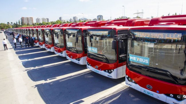 Proyecto busca castigar con cárcel a quienes hagan destrozos a buses del transporte público