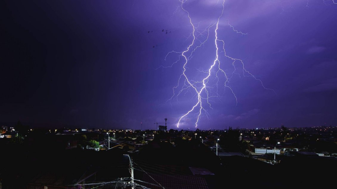 Más de 12 mil clientes sufrieron cortes de luz debido a tormentas eléctricas en la región de Valparaíso