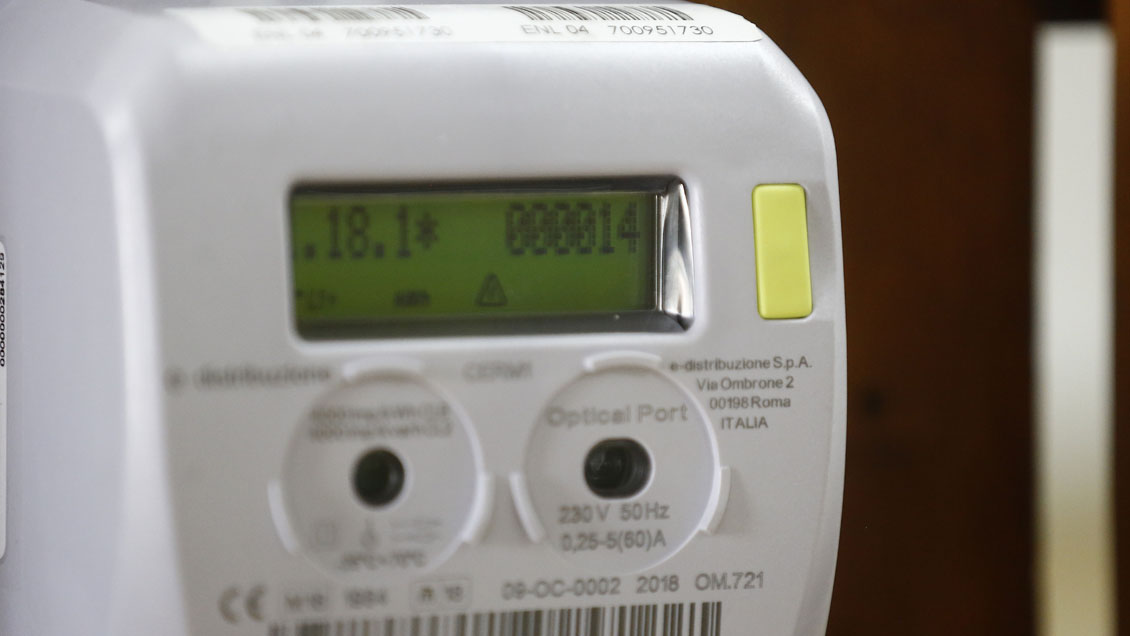 Empresas Eléctricas y medidores: Estamos renegando de una buena política pública