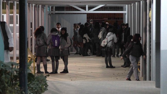 Oficialismo y oposición se enfrentan por los liceos mixtos