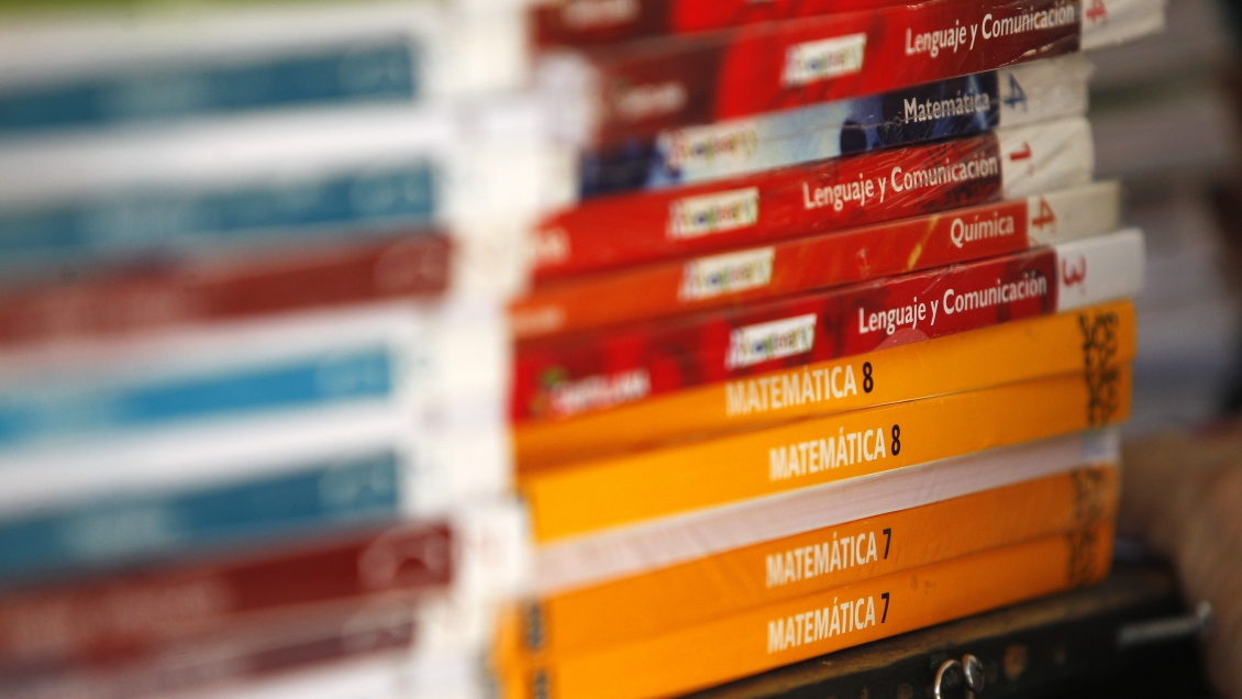 Gobierno anunció medidas para incentivar la baja de precio en textos escolares